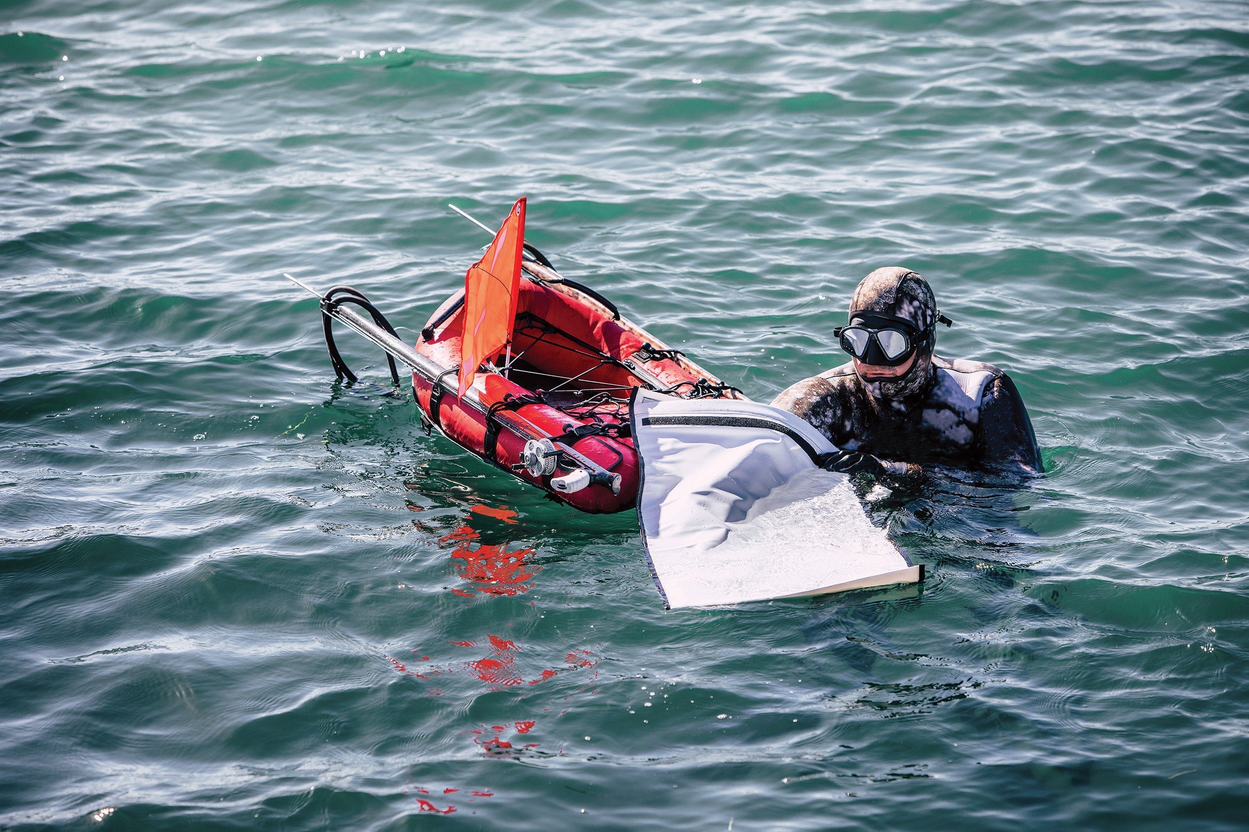 XS Scuba UFO Float Platform – Multi-Purpose Spearfishing, Hookah & Dive Utility Float